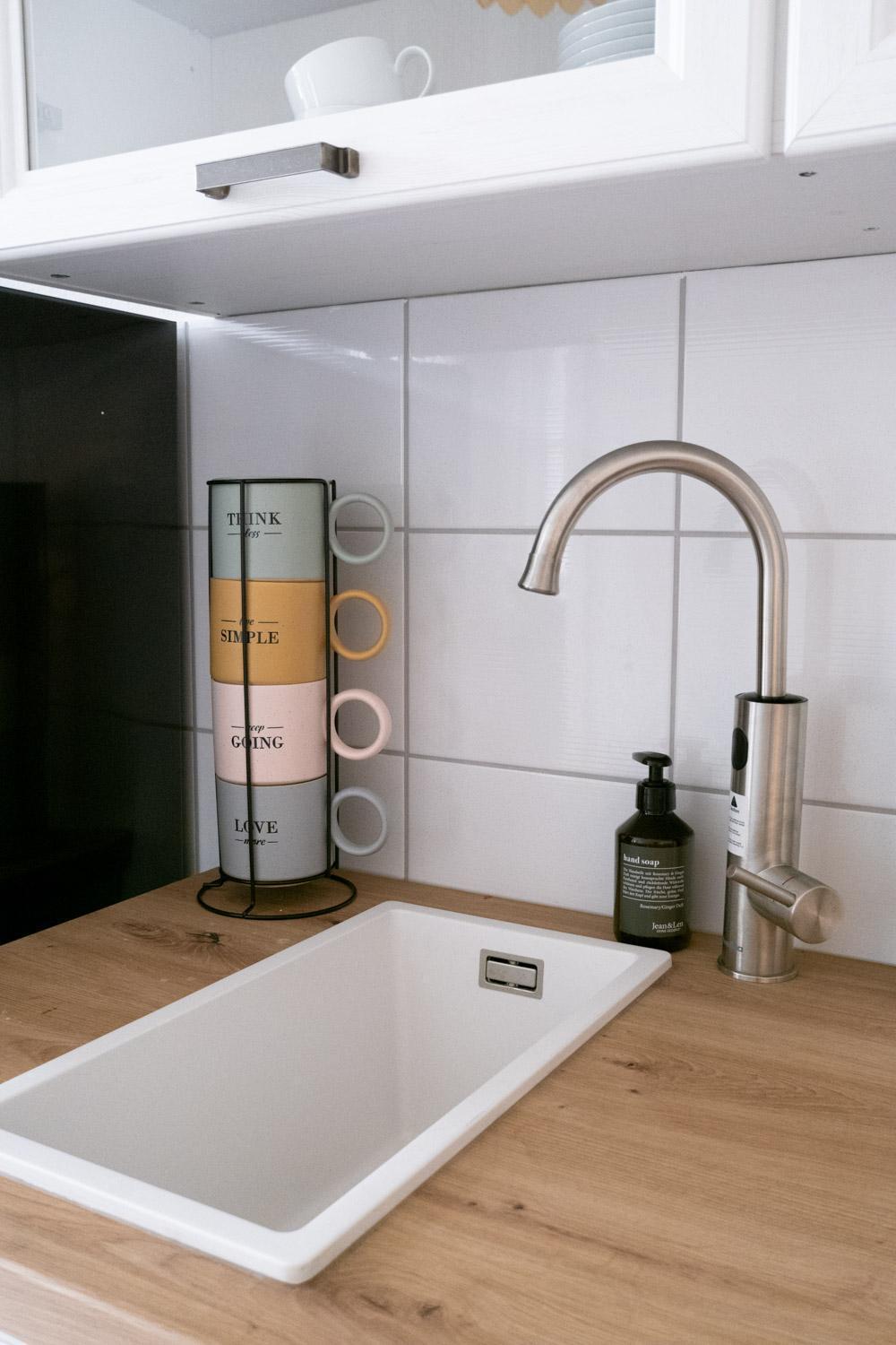 Bella Casa - Business&Family - 2 Zimmer Direkt Neben Schloss, Parkplatz, Smarttv, Netflix, Waschmaschine, 24H Checkin, 71Qm, Kingsizebett, Hotelbettwaesche Ludwigsburg Exterior foto